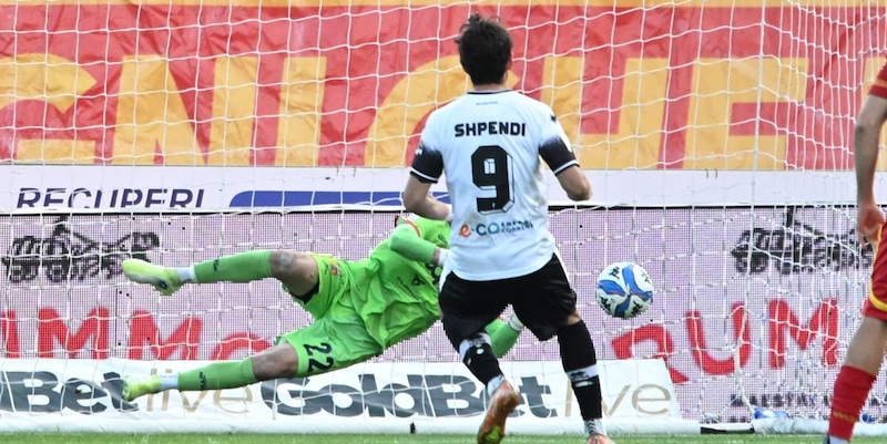 Serie B, Catanzaro in semifinale: decidono Iemmello e Pigliacelli! 3 Serie B, Catanzaro in semifinale: decidono Iemmello e Pigliacelli!