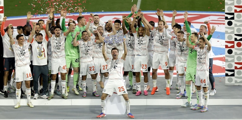 Bayern e Muller, finisce un'epoca: l'addio a una leggenda con la vittoria del campionato 1 Bayern e Muller, finisce un'epoca: l'addio a una leggenda con la vittoria del campionato