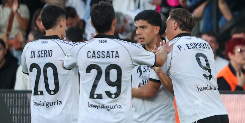 Spezia in finale playoff Serie B: Aurelio e Wisniewski eliminano il Catanzaro 2 Spezia in finale playoff Serie B: Aurelio e Wisniewski eliminano il Catanzaro