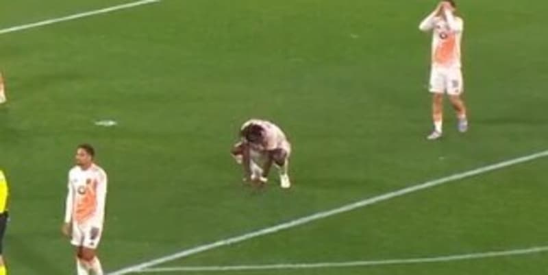 Roma, la disperazione di Koné. Ecco cosa ha fatto all'intervallo 3 Roma, la disperazione di Koné. Ecco cosa ha fatto all'intervallo