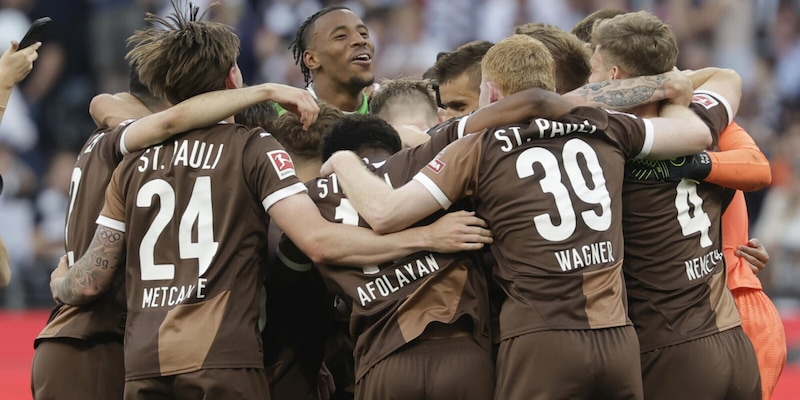 L’Amburgo spezza l’incubo, il St. Pauli fa il miracolo: torna il derby in Bundesliga 1 L’Amburgo spezza l’incubo, il St. Pauli fa il miracolo: torna il derby in Bundesliga