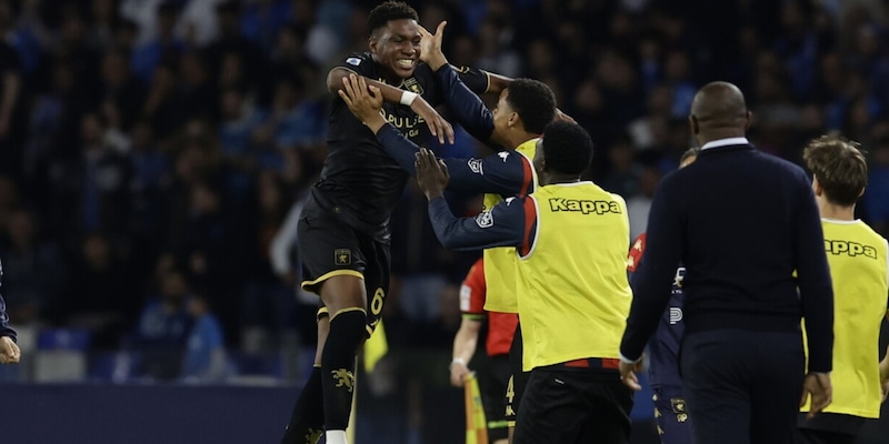 Napoli shock: il Genoa pareggia e gela il Maradona! Brivido Scudetto 1 Napoli shock: il Genoa pareggia e gela il Maradona! Brivido Scudetto