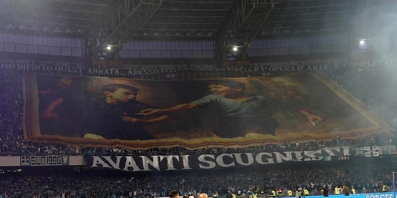 Napoli campione d’Italia, spinto da un milione di tifosi 1 Napoli campione d’Italia, spinto da un milione di tifosi