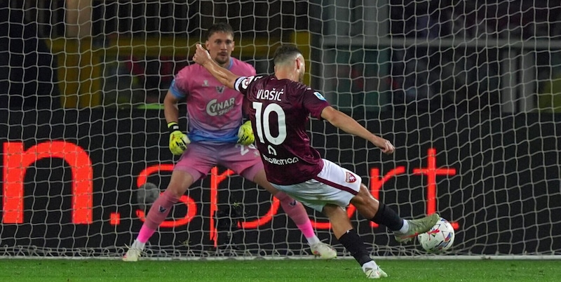 Vlasic replica a Kike Perez, pari tra Torino e Venezia. Malore per Vanoli 1 Vlasic replica a Kike Perez, pari tra Torino e Venezia. Malore per Vanoli