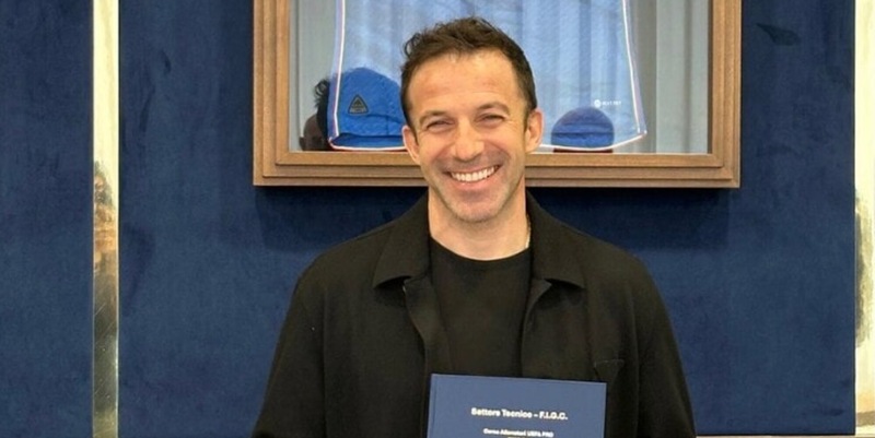 Del Piero diventa allenatore. Tifosi della Juve scatenati: "Ti vogliamo in panchina" 2 Del Piero diventa allenatore. Tifosi della Juve scatenati: "Ti vogliamo in panchina"