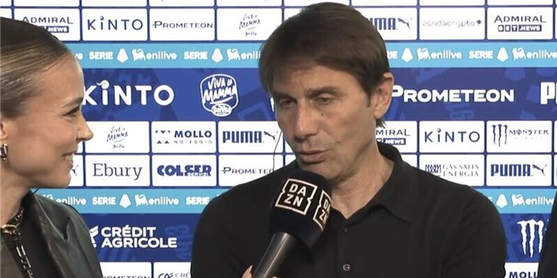 Napoli, Conte show tra tv e conferenza: "Abbiamo l'osso in bocca, come ca**o si fa a non soffrire!" 1 Napoli, Conte show tra tv e conferenza: "Abbiamo l'osso in bocca, come ca**o si fa a non soffrire!"