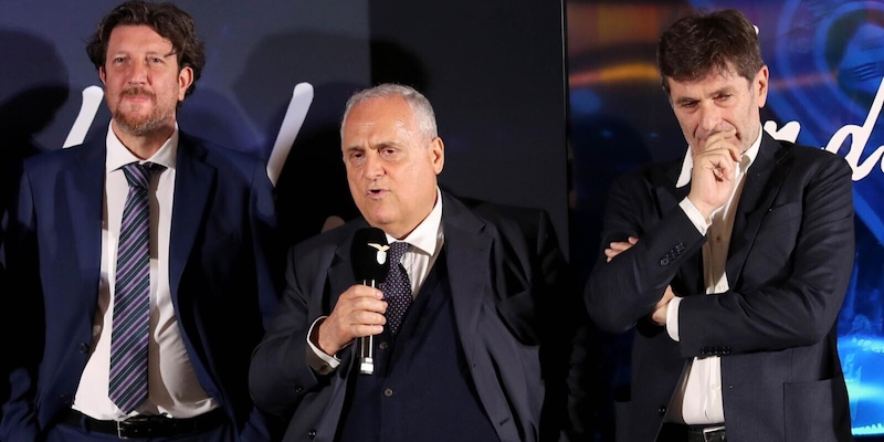 Lotito sul futuro della Lazio: "Baroni? Ha contratto pluriennale. Il quarto posto? Pensiamo a costruire" 3 Lotito sul futuro della Lazio: "Baroni? Ha contratto pluriennale. Il quarto posto? Pensiamo a costruire"
