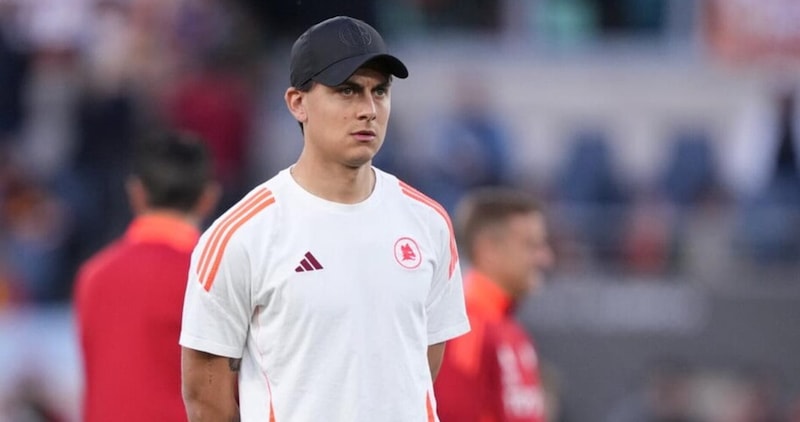 Dybala sul futuro alla Roma: "Se resto?". La risposta sorprende tutti 2 Dybala sul futuro alla Roma: "Se resto?". La risposta sorprende tutti