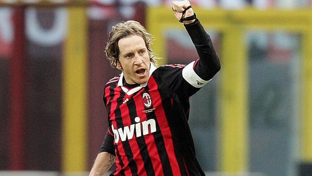 Ambrosini: "Milan, non cedere Theo e Leao. Ai giovani che sognano dico: provateci, senza rimpianti" 3 Ambrosini: "Milan, non cedere Theo e Leao. Ai giovani che sognano dico: provateci, senza rimpianti"