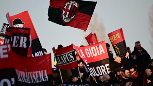 Milan-Monza, protesta della Sud: raduno davanti alla sede del club e tifo solo per 15' 1 Milan-Monza, protesta della Sud: raduno davanti alla sede del club e tifo solo per 15'