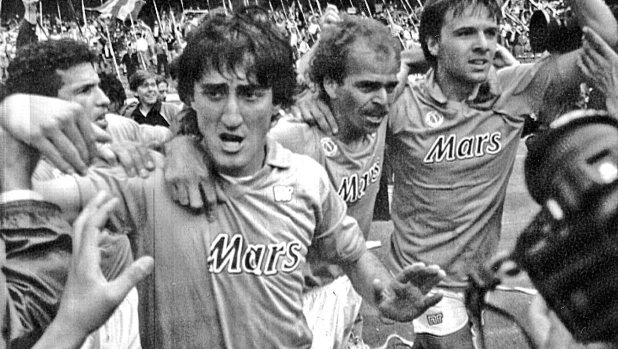 De Napoli: "Conte è una garanzia, il Napoli non scenderà dal trono..." 2 De Napoli: "Conte è una garanzia, il Napoli non scenderà dal trono..."