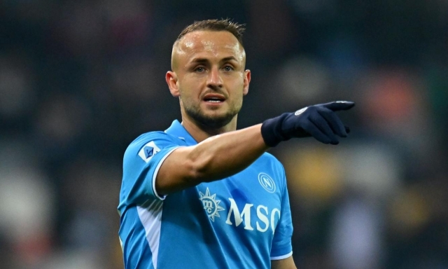 Napoli, Lobotka sostituito per infortunio contro il Genoa dopo poco minuti 2 Napoli, Lobotka sostituito per infortunio contro il Genoa dopo poco minuti