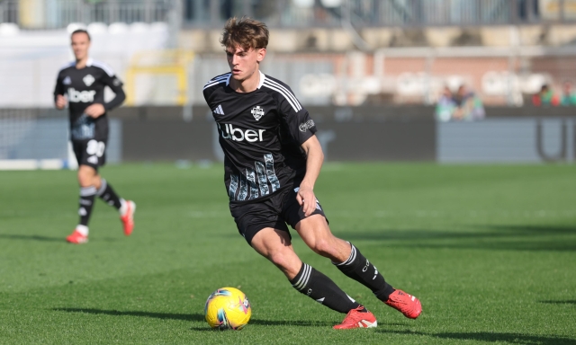 Como-Cagliari, le formazioni ufficiali: Douvikas e Reina dal 1', gioca Viola 1 Como-Cagliari, le formazioni ufficiali: Douvikas e Reina dal 1', gioca Viola