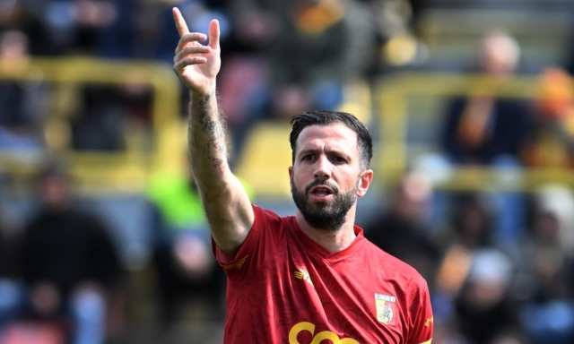 Shpendi sbaglia, Iemmello no. Il Catanzaro batte il Cesena 1-0 e va in semifinale playoff 1 Shpendi sbaglia, Iemmello no. Il Catanzaro batte il Cesena 1-0 e va in semifinale playoff