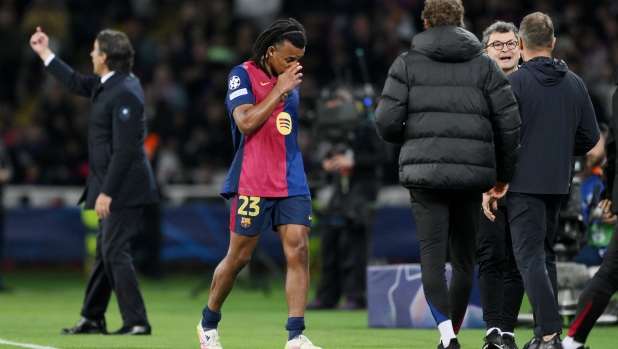Ahi Barcellona, lesione al bicipite femorale per Koundé: salta il ritorno con l'Inter 4 Ahi Barcellona, lesione al bicipite femorale per Koundé: salta il ritorno con l'Inter