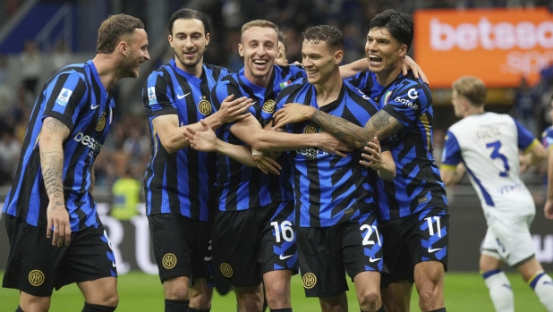 Inter, solo belle notizie: batte il Verona, resta in scia al Napoli e fa riposare tutti i titolari 3 Inter, solo belle notizie: batte il Verona, resta in scia al Napoli e fa riposare tutti i titolari