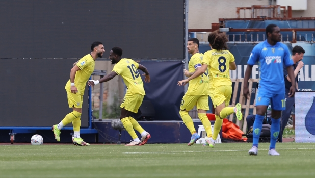 LIVE Empoli-Lazio 0-1: gol di Dia. Ammonito Colombo per fallo da dietro su Rovella 4 LIVE Empoli-Lazio 0-1: gol di Dia. Ammonito Colombo per fallo da dietro su Rovella