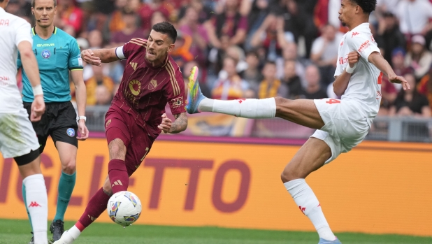Roma-Fiorentina, le pagelle: Svilar si esalta su Kean (8), Pellegrini è troppo lento (4,5) 1 Roma-Fiorentina, le pagelle: Svilar si esalta su Kean (8), Pellegrini è troppo lento (4,5)