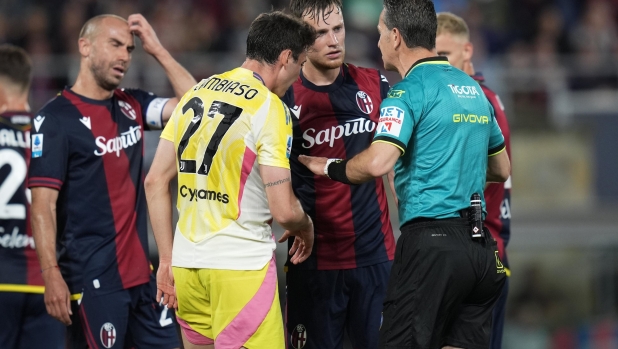 Le pagelle degli arbitri: Doveri 4,5, che disastro a Bologna. Colombo espelle... Colombo: da 5 1 Le pagelle degli arbitri: Doveri 4,5, che disastro a Bologna. Colombo espelle... Colombo: da 5