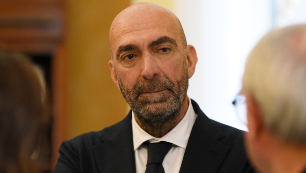 Tifoso picchiato davanti al figlio, la reazione del sindaco di Bari: "Sconcertato" 2 Tifoso picchiato davanti al figlio, la reazione del sindaco di Bari: "Sconcertato"
