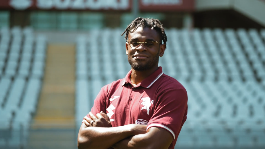 "Tornerete a vedere i miei muscoli": guarda l'intervista a Duván Zapata 4 "Tornerete a vedere i miei muscoli": guarda l'intervista a Duván Zapata