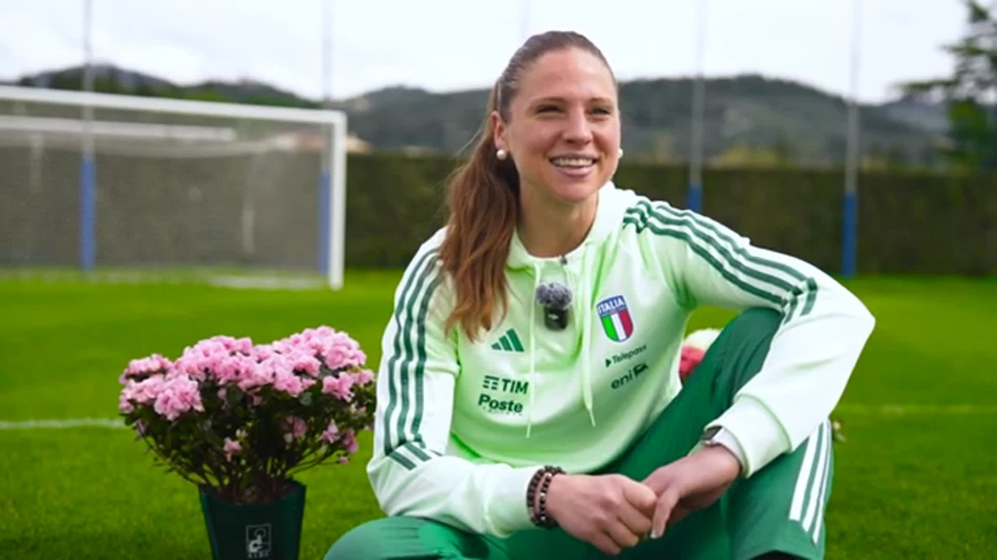 La Nazionale femminile di calcio al fianco di Fondazione Airc per la ricerca 1 La Nazionale femminile di calcio al fianco di Fondazione Airc per la ricerca