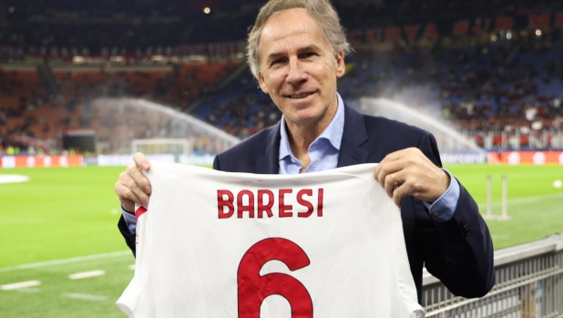 Franco Baresi compie 65 anni. Gli auguri del Milan: "Un solo club nella vita" 1 Franco Baresi compie 65 anni. Gli auguri del Milan: "Un solo club nella vita"