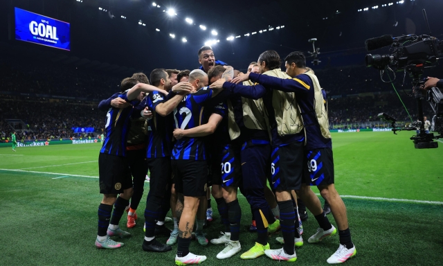 Inter-Psg, aperta la prelazione per abbonati e soci: già code di un'ora. Tutte le informazioni 1 Inter-Psg, aperta la prelazione per abbonati e soci: già code di un'ora. Tutte le informazioni