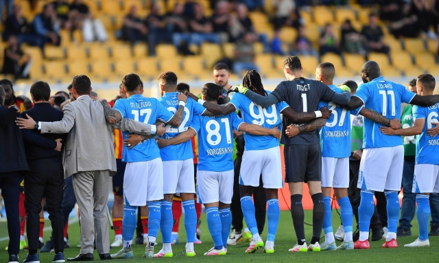 Nessuna scaramanzia, Scott come Diego, "a mano a mano": Napoli tiene il fiato sospeso per lo scudetto 1 Nessuna scaramanzia, Scott come Diego, "a mano a mano": Napoli tiene il fiato sospeso per lo scudetto