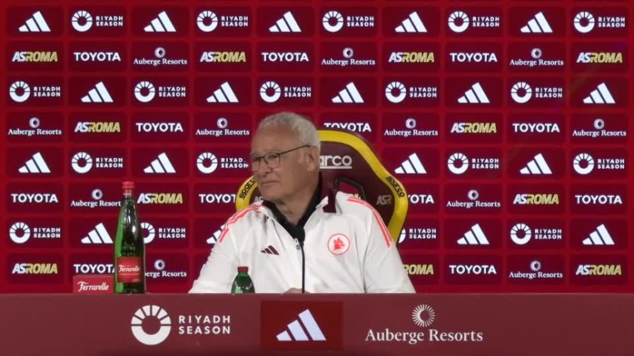 Ranieri scherza: "Assomiglio al Papa? Sì, e i miei amici..." 1 Ranieri scherza: "Assomiglio al Papa? Sì, e i miei amici..."