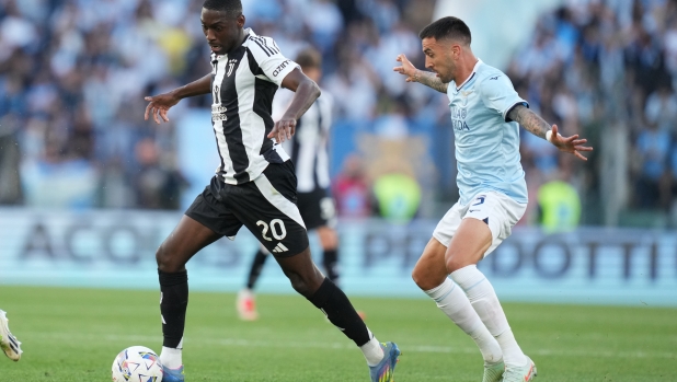 Juve, c'eri andata Vecino! Kolo Muani gol, ma la Lazio con l'uomo in più pareggia al 96' 1 Juve, c'eri andata Vecino! Kolo Muani gol, ma la Lazio con l'uomo in più pareggia al 96'