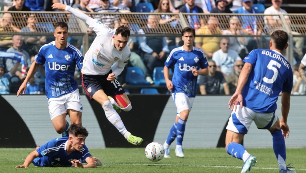Como-Cagliari, le pagelle: Strefezza, perla da 7. Piccoli stanco, 5 3 Como-Cagliari, le pagelle: Strefezza, perla da 7. Piccoli stanco, 5