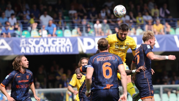 Coppola risponde a Krstovic: il Verona fa un passo verso la salvezza, il Lecce no 1 Coppola risponde a Krstovic: il Verona fa un passo verso la salvezza, il Lecce no