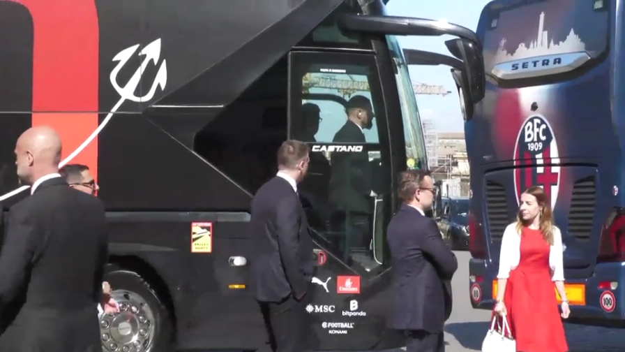 Milan-Bologna, Mattarella riceve le squadre al Quirinale 1 Milan-Bologna, Mattarella riceve le squadre al Quirinale