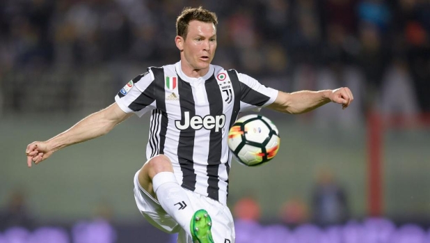 Lichtsteiner: "Per amore della Juve dissi no all'Inter. Ma potevo anche lavorare in banca" 2 Lichtsteiner: "Per amore della Juve dissi no all'Inter. Ma potevo anche lavorare in banca"