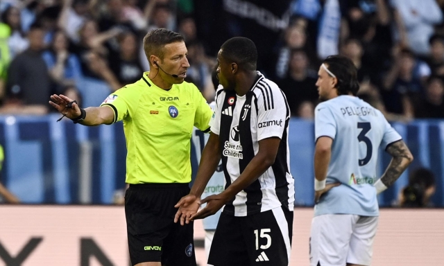 Kalulu sui social dopo l'espulsione: "Juve, non volevo finire così questa stagione" 2 Kalulu sui social dopo l'espulsione: "Juve, non volevo finire così questa stagione"