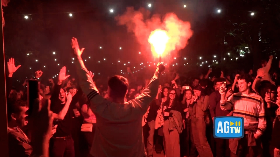 Coppa Italia, al triplice fischio Bologna esplode: la festa dei tifosi rossoblù 1 Coppa Italia, al triplice fischio Bologna esplode: la festa dei tifosi rossoblù