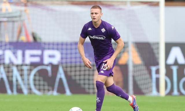 Fiorentina, Comuzzo migliora: contro l'Udinese potrebbe esserci 1 Fiorentina, Comuzzo migliora: contro l'Udinese potrebbe esserci