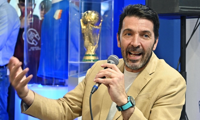 Buffon: "Bidone dell'immondizia al posto del cuore? Mi vergogno di quella frase" 3 Buffon: "Bidone dell'immondizia al posto del cuore? Mi vergogno di quella frase"