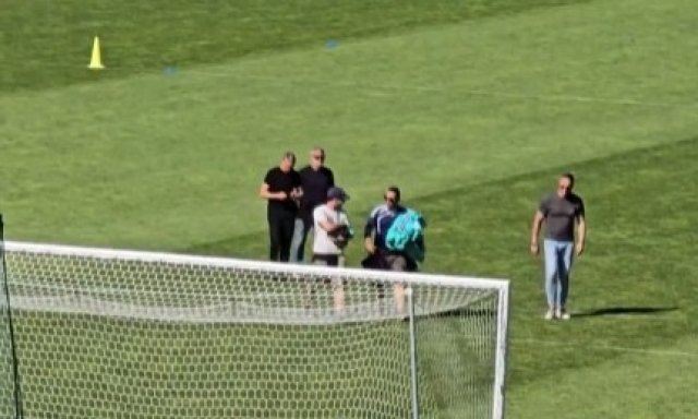 "Indegni": gli ultras della Samp fanno togliere le maglie ai giocatori. Clima di paura a Bogliasco 4 "Indegni": gli ultras della Samp fanno togliere le maglie ai giocatori. Clima di paura a Bogliasco