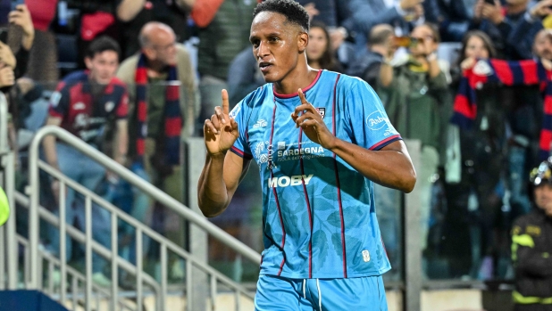Cagliari-Venezia, le pagelle: Mina segna e chiude tutto (8), scena muta Yeboah (4,5) 4 Cagliari-Venezia, le pagelle: Mina segna e chiude tutto (8), scena muta Yeboah (4,5)