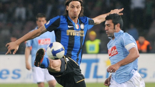 Montervino: "Petardi, collette, cazzotti e vittorie: la mia Napoli. E io litigavo persino con Ibra" 1 Montervino: "Petardi, collette, cazzotti e vittorie: la mia Napoli. E io litigavo persino con Ibra"