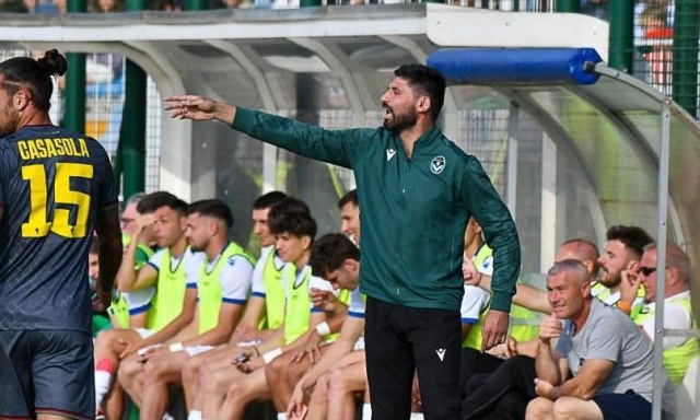 Stakanov Giana: 52 partite! E il sogno B... L'allenatore Chiappella farà ancora il bancario? 3 Stakanov Giana: 52 partite! E il sogno B... L'allenatore Chiappella farà ancora il bancario?