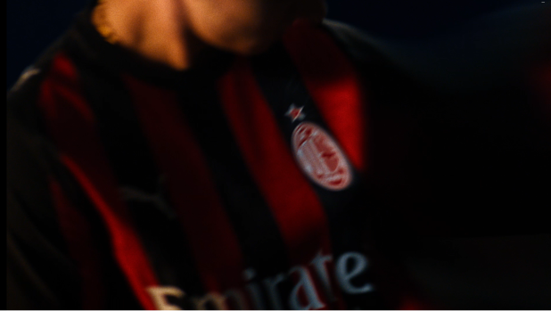 Milan, svelata (in un frame) la nuova maglia 2025-26: ecco come sarà 2 Milan, svelata (in un frame) la nuova maglia 2025-26: ecco come sarà