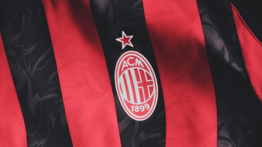 Milan, nuova maglia 2025-2026: perché lo stemma non è rossonero? 4 Milan, nuova maglia 2025-2026: perché lo stemma non è rossonero?