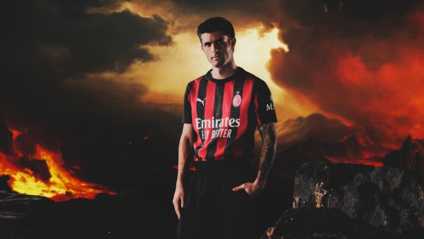 Milan, ecco la nuova maglia: debutto sabato col Monza 1 Milan, ecco la nuova maglia: debutto sabato col Monza