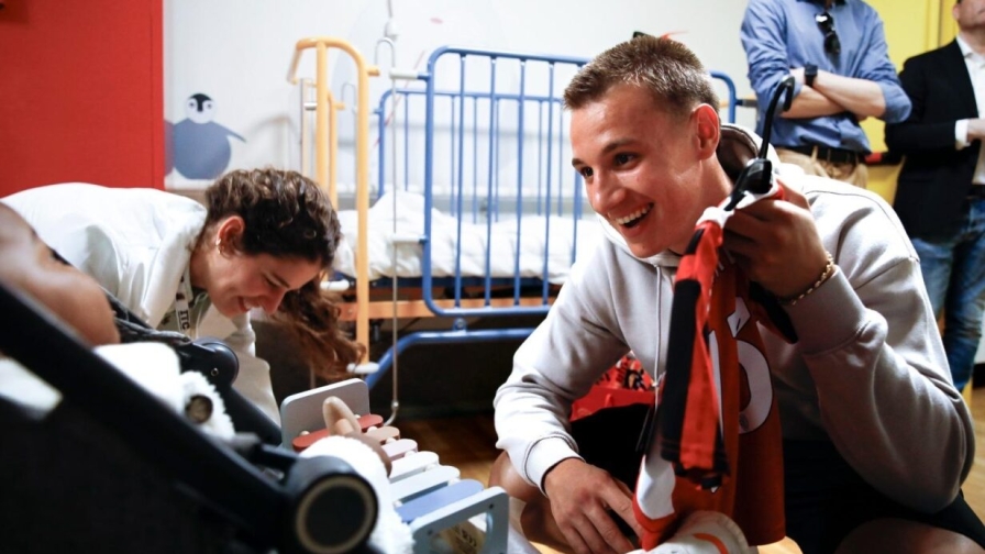 Camarda cuore d'oro: la visita all'Ospedale dei Bambini Vittore Buzzi di Milano 4 Camarda cuore d'oro: la visita all'Ospedale dei Bambini Vittore Buzzi di Milano