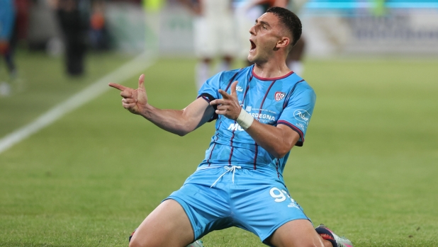 Piccoli: "Vivo per il gol. A Cagliari in doppia cifra, e non è ancora finita..." 1 Piccoli: "Vivo per il gol. A Cagliari in doppia cifra, e non è ancora finita..."