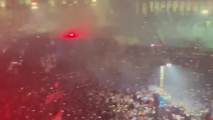 Fischio finale e via alla festa: Piazza del Plebiscito è una bolgia 1 Fischio finale e via alla festa: Piazza del Plebiscito è una bolgia