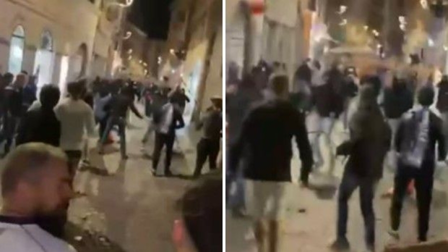 Napoli, la festa scudetto a Parma finisce in rissa: cinghiate, calci e pugni tra tifosi 1 Napoli, la festa scudetto a Parma finisce in rissa: cinghiate, calci e pugni tra tifosi